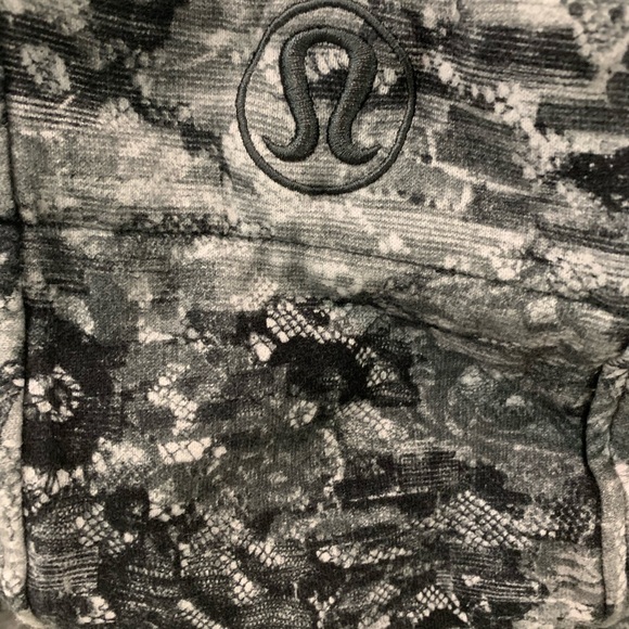 Size 4 Lululemon Scuba Hoodie Light Cotton Jacket Fleece Masked Lace Starlight - Picture 2 of 3